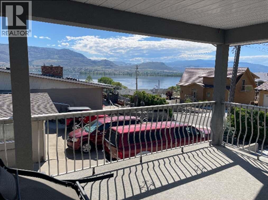 9106 Hummingbird Lane, Osoyoos