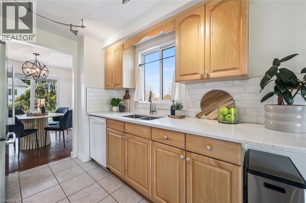 185 MIDDLEBURY Drive, Waterloo, Ontario, N2T2H8 — Photo 14