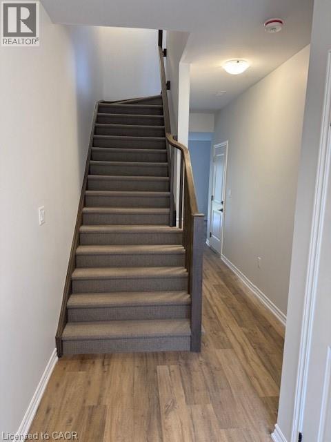 40 CAPSTONE Lane, Hamilton, Ontario, L9C0E8 — Photo 2