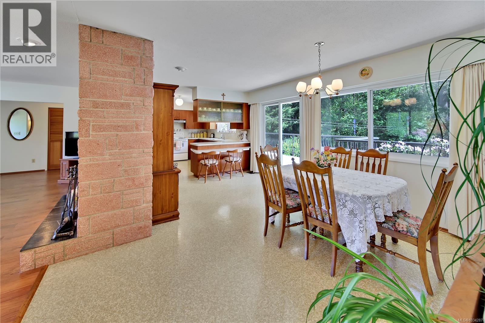2293 Cameron Dr - 11