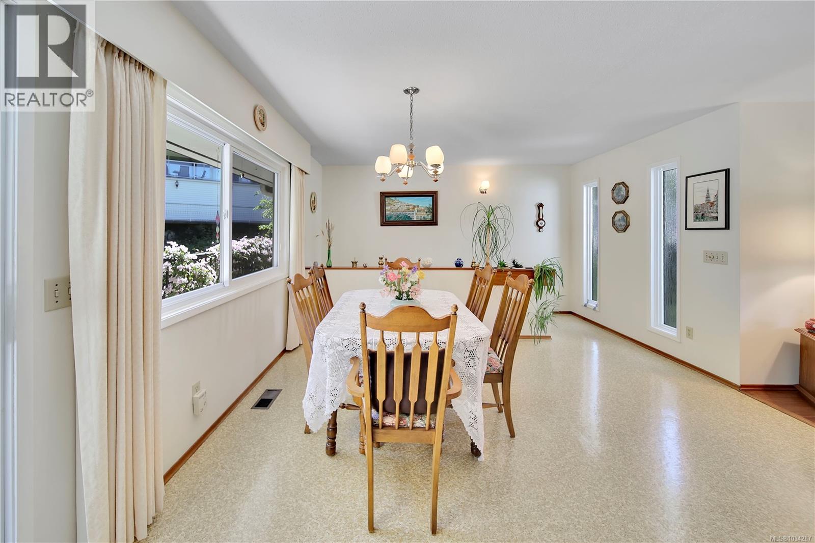 2293 Cameron Dr - 12