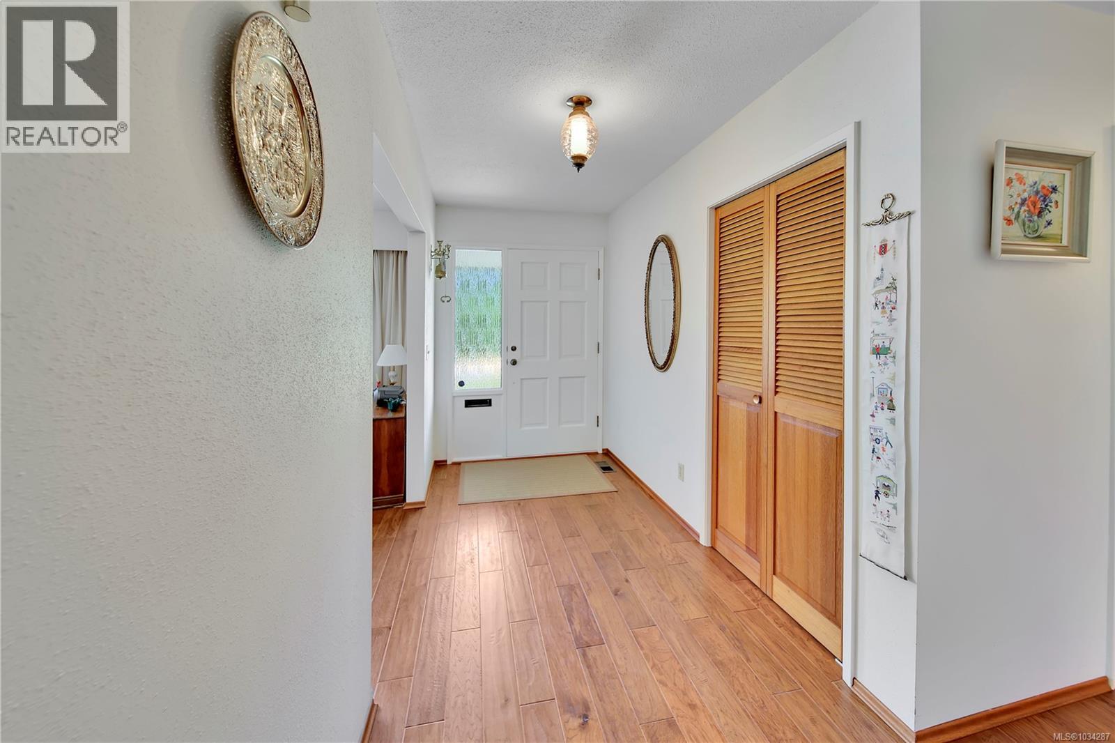 2293 Cameron Dr - 7