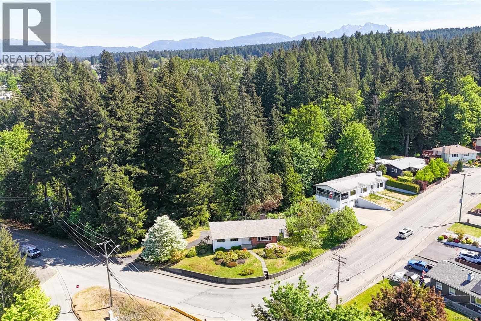 2293 Cameron Dr - Image 2
