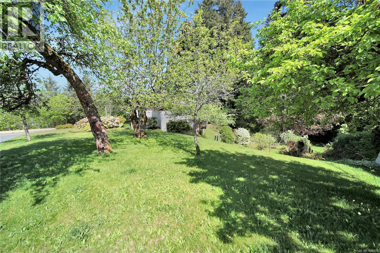 2293 Cameron Dr - 36