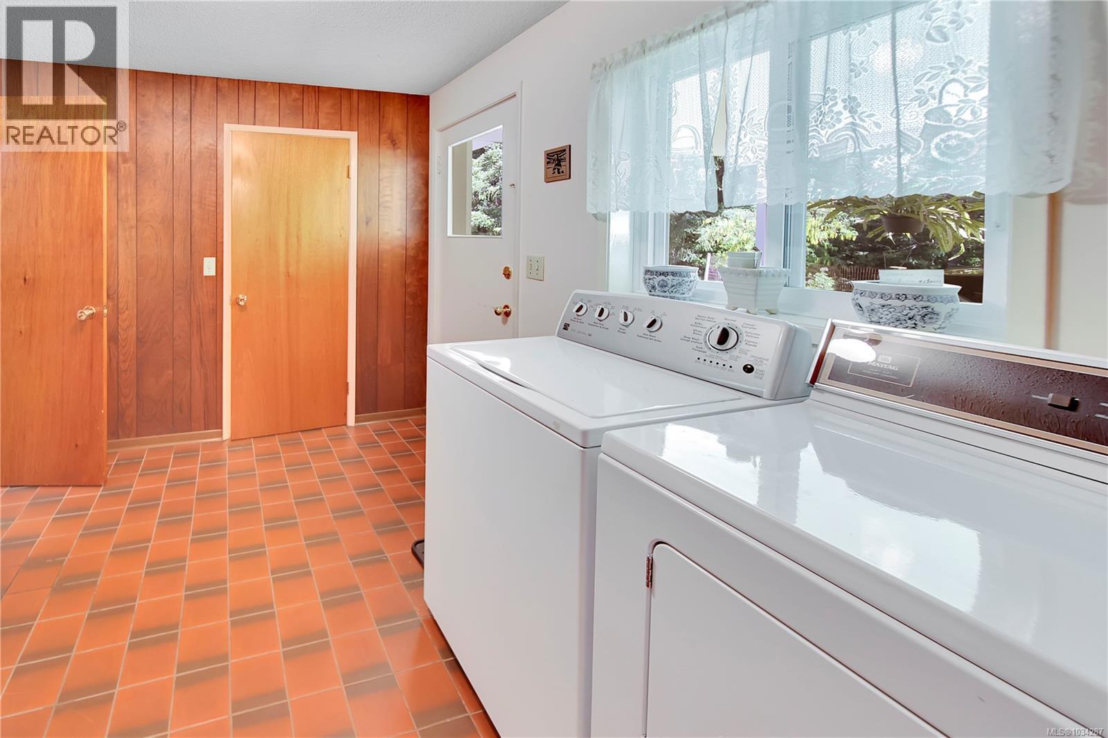 2293 Cameron Dr - 27