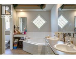 1101 Phoenix Drive, Vernon, BC V1B3M4 Photo 49
