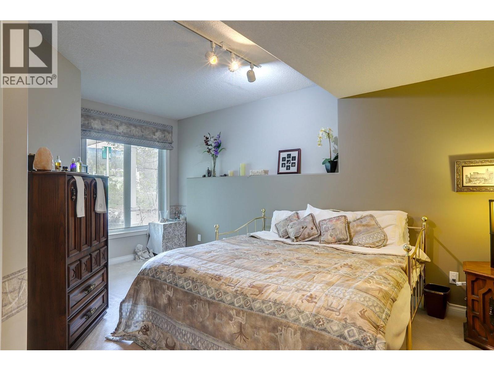 1101 Phoenix Drive - 65