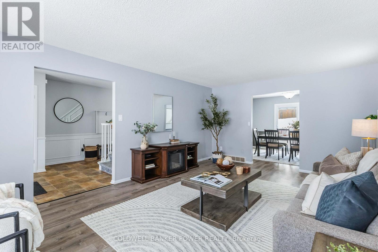 27 FOXCROFT CRESCENT - 11