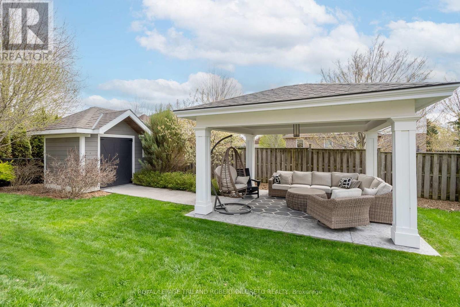 56 FIELDSTONE CRESCENT S - 40