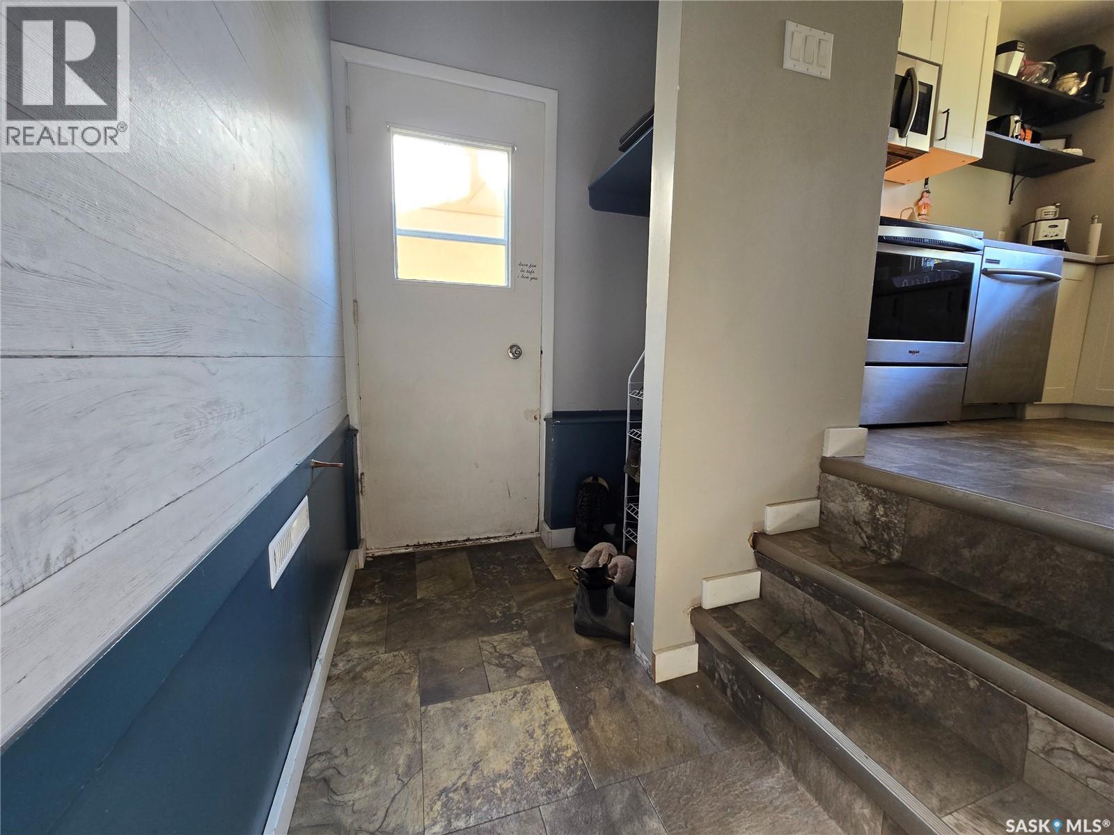 719 3rd STREET E - 10