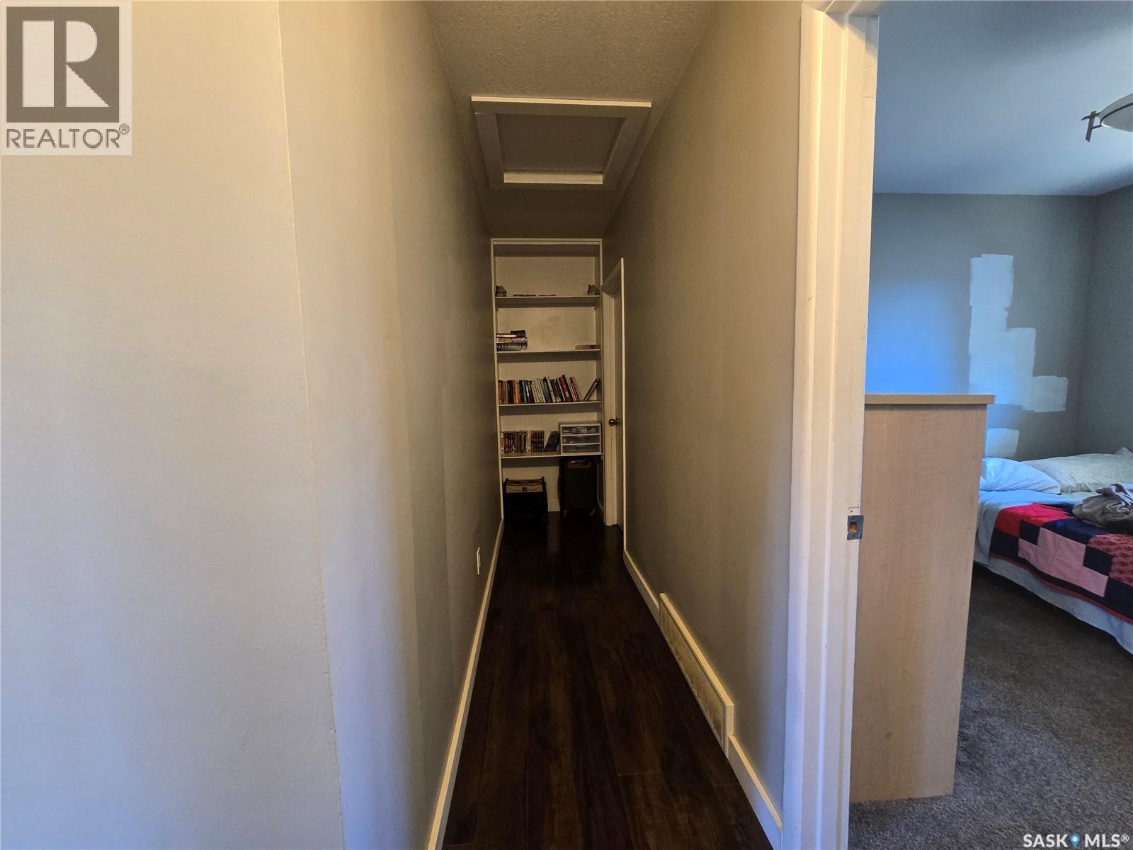 719 3rd STREET E - 24