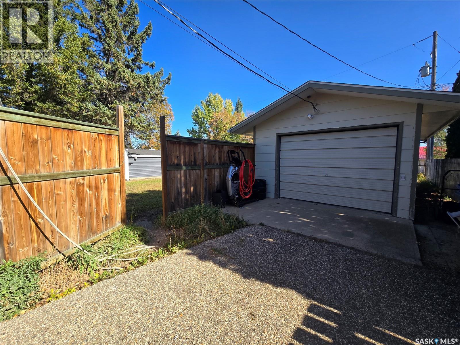 719 3rd STREET E - 5