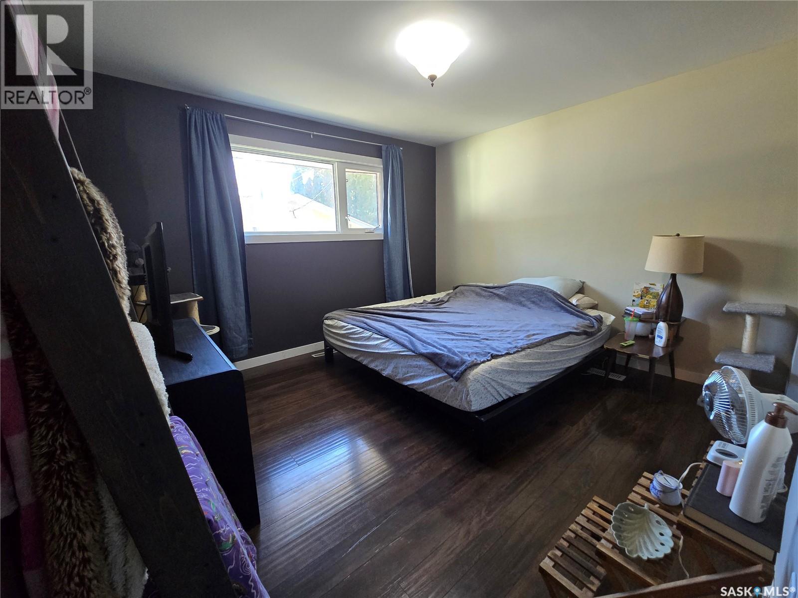 719 3rd STREET E - 19