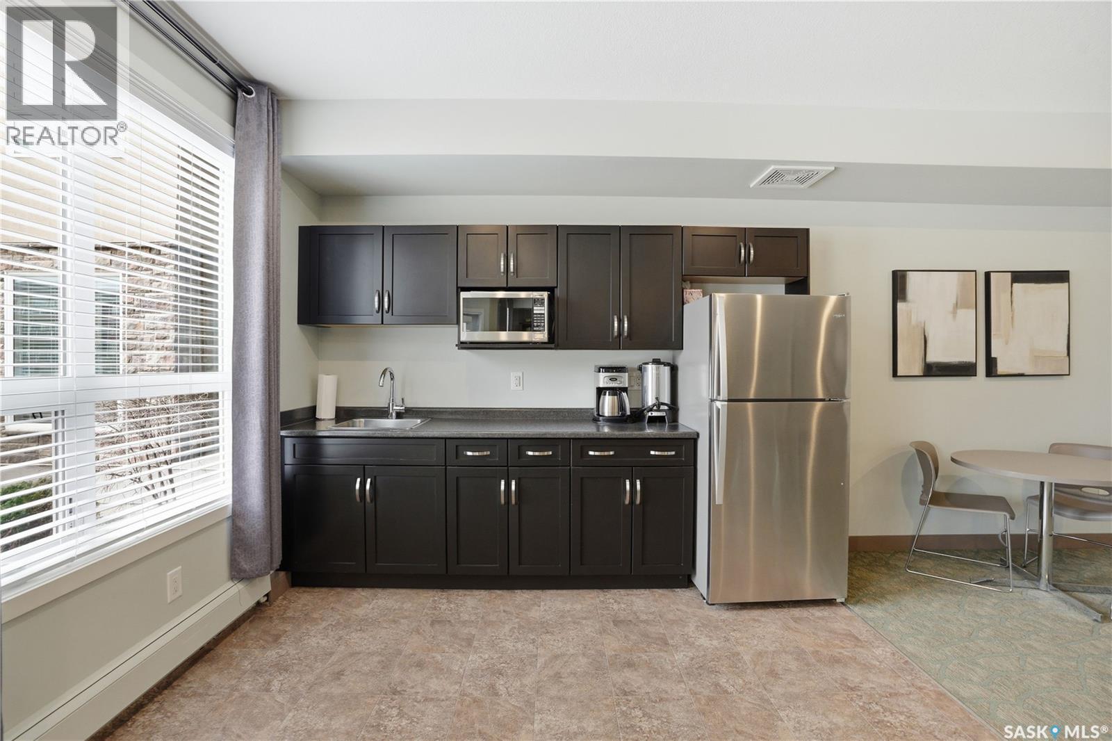 #323 1025 Moss AVENUE - 29