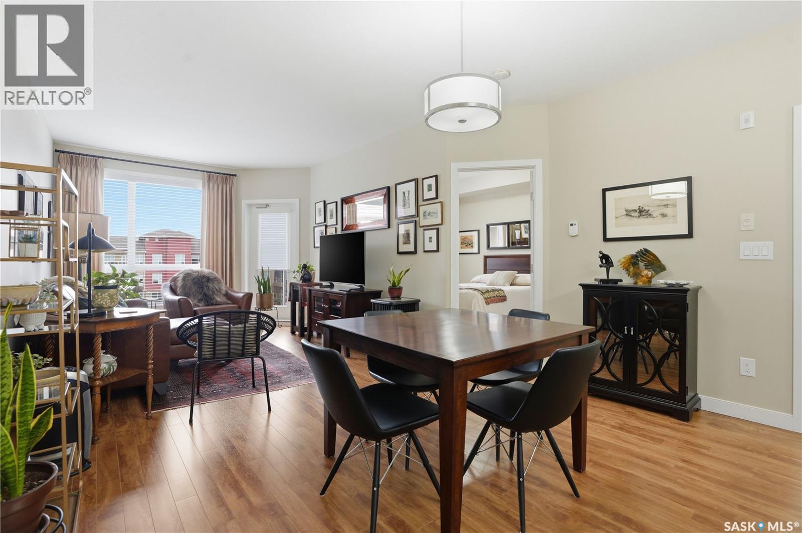 #323 1025 Moss AVENUE - 2