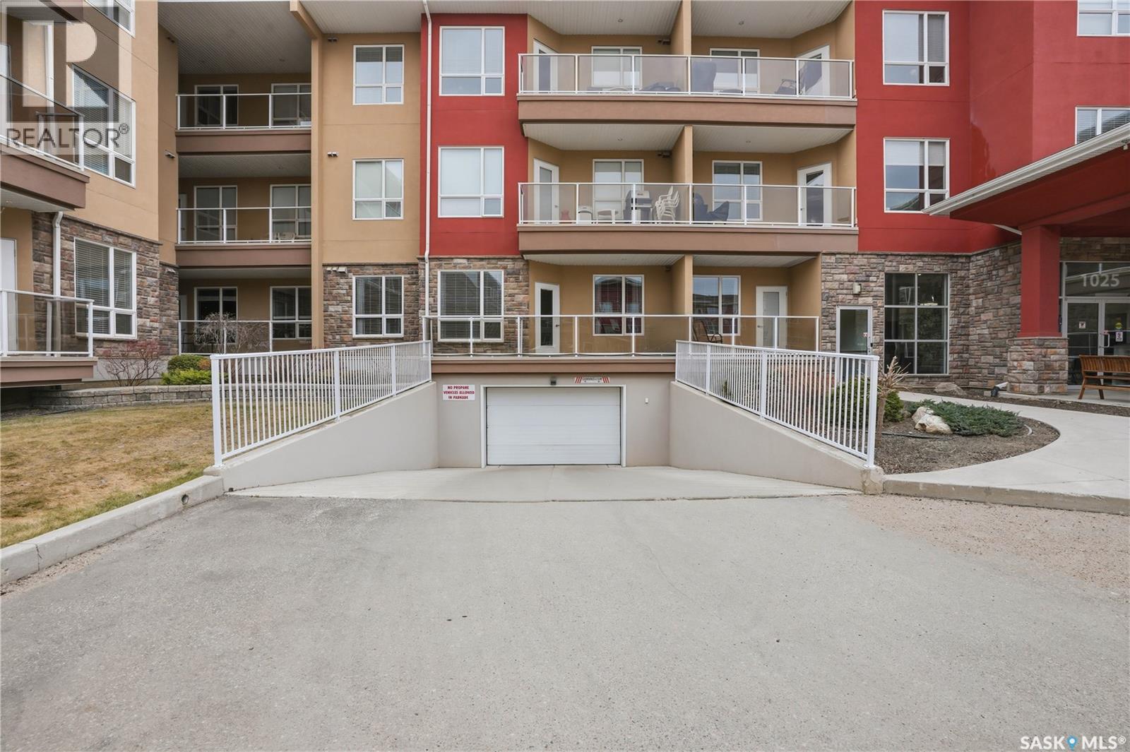 #323 1025 Moss AVENUE - 34