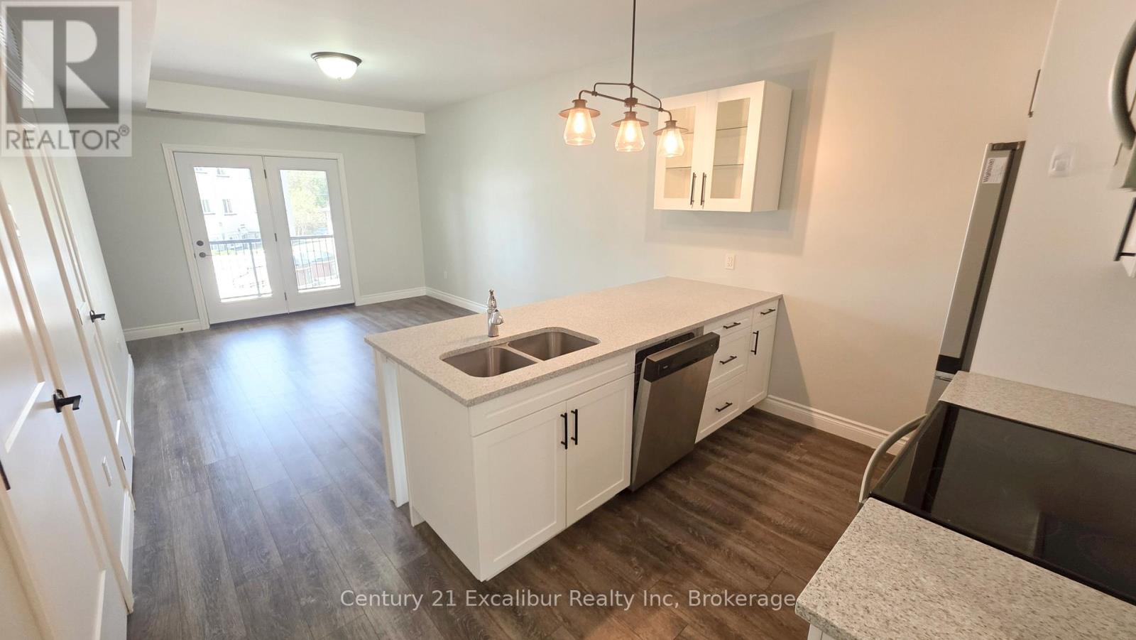#4B 360 QUEEN STREET E - 6
