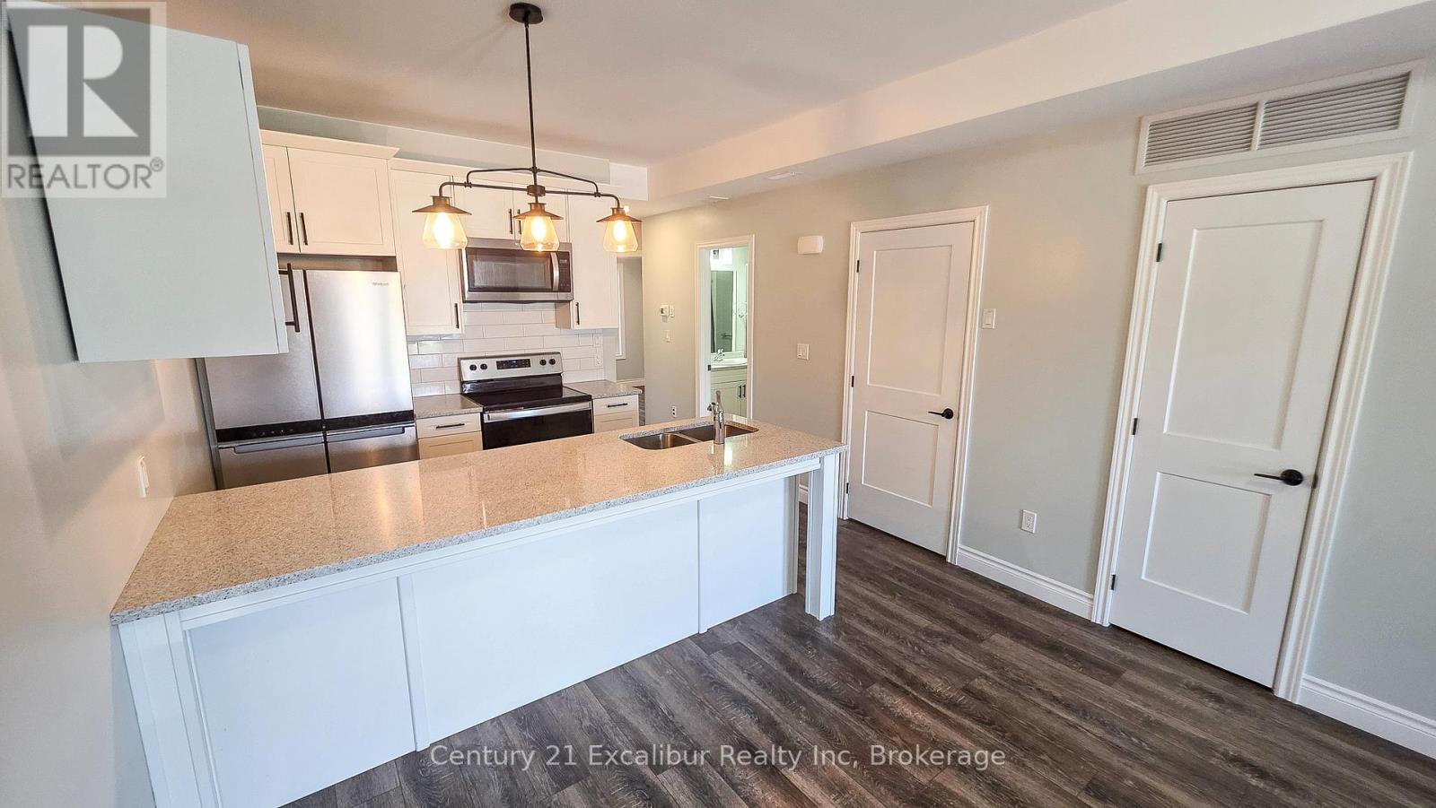 #4B 360 QUEEN STREET E - 7