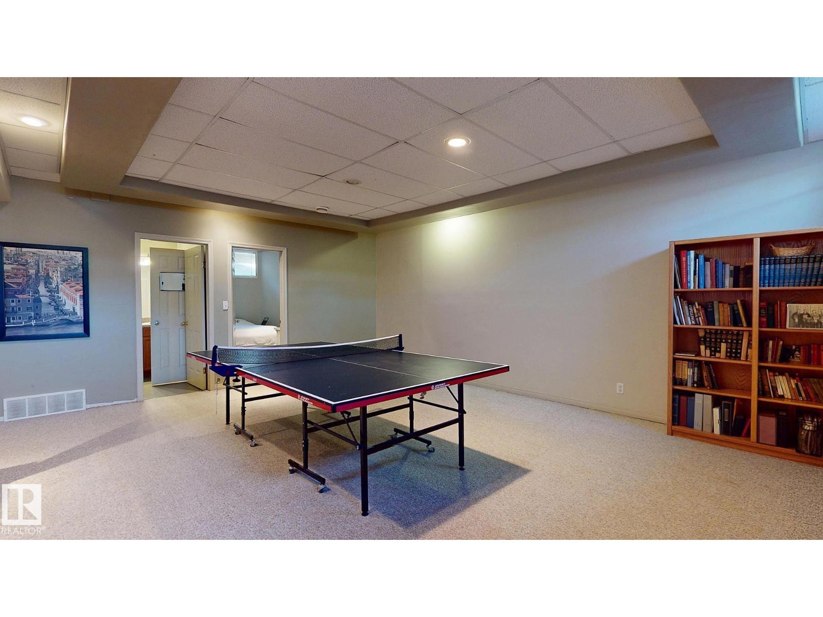 721 BUTTERWORTH DR NW, Edmonton