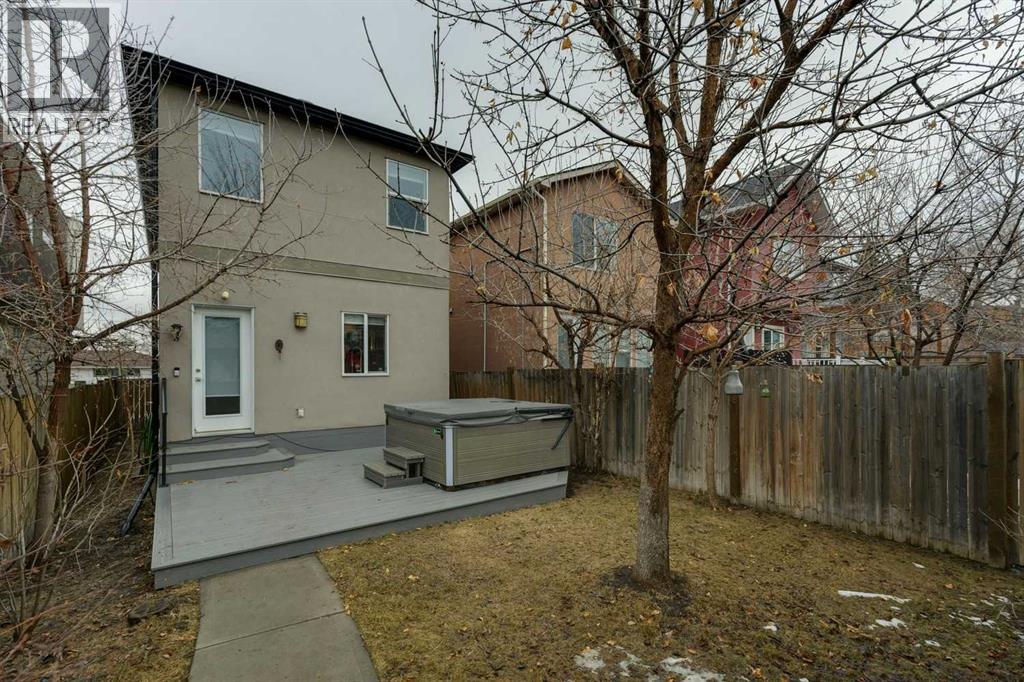 2231 26 Avenue SW - 26