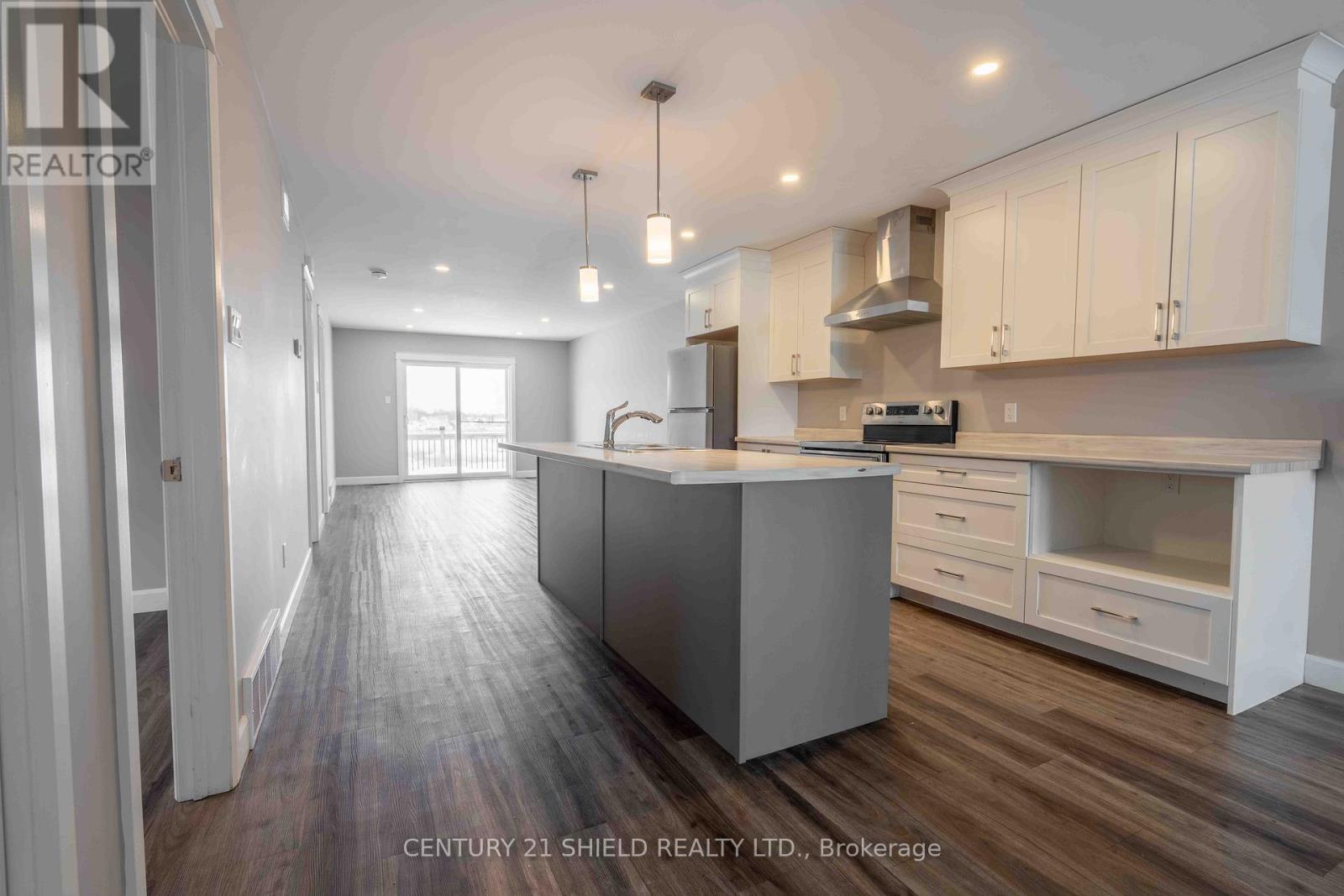 236 EAST RIDGE DRIVE - Image 3