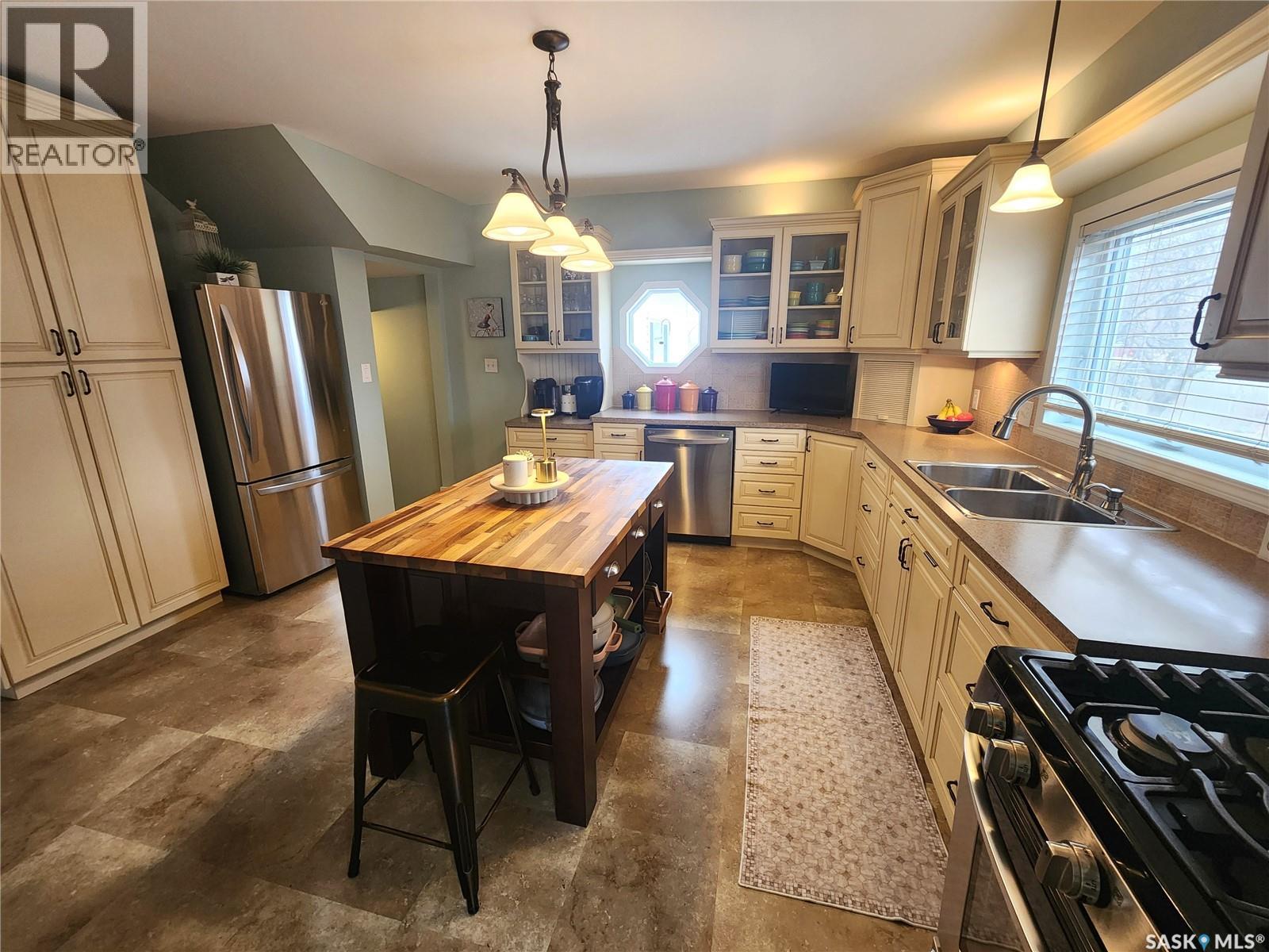 947 Albert STREET — photo 14