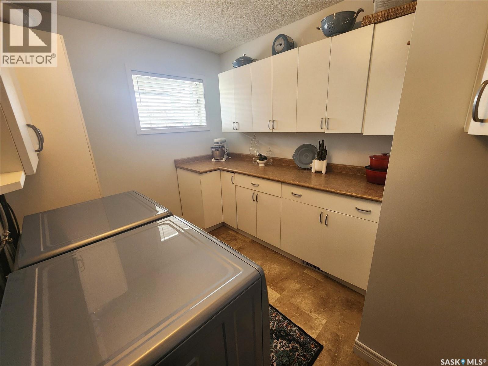947 Albert STREET — photo 19