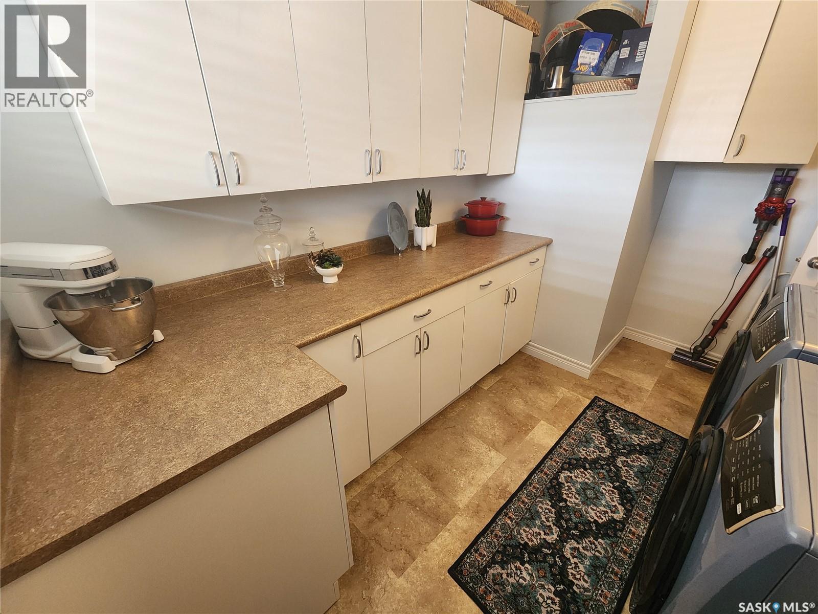 947 Albert STREET — photo 20