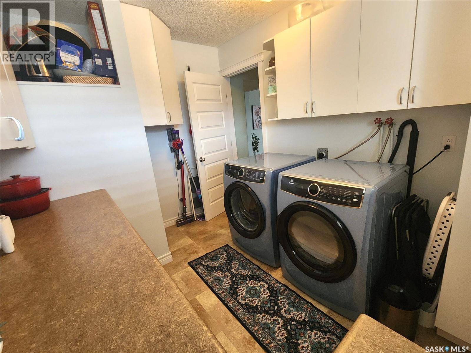 947 Albert STREET — photo 21