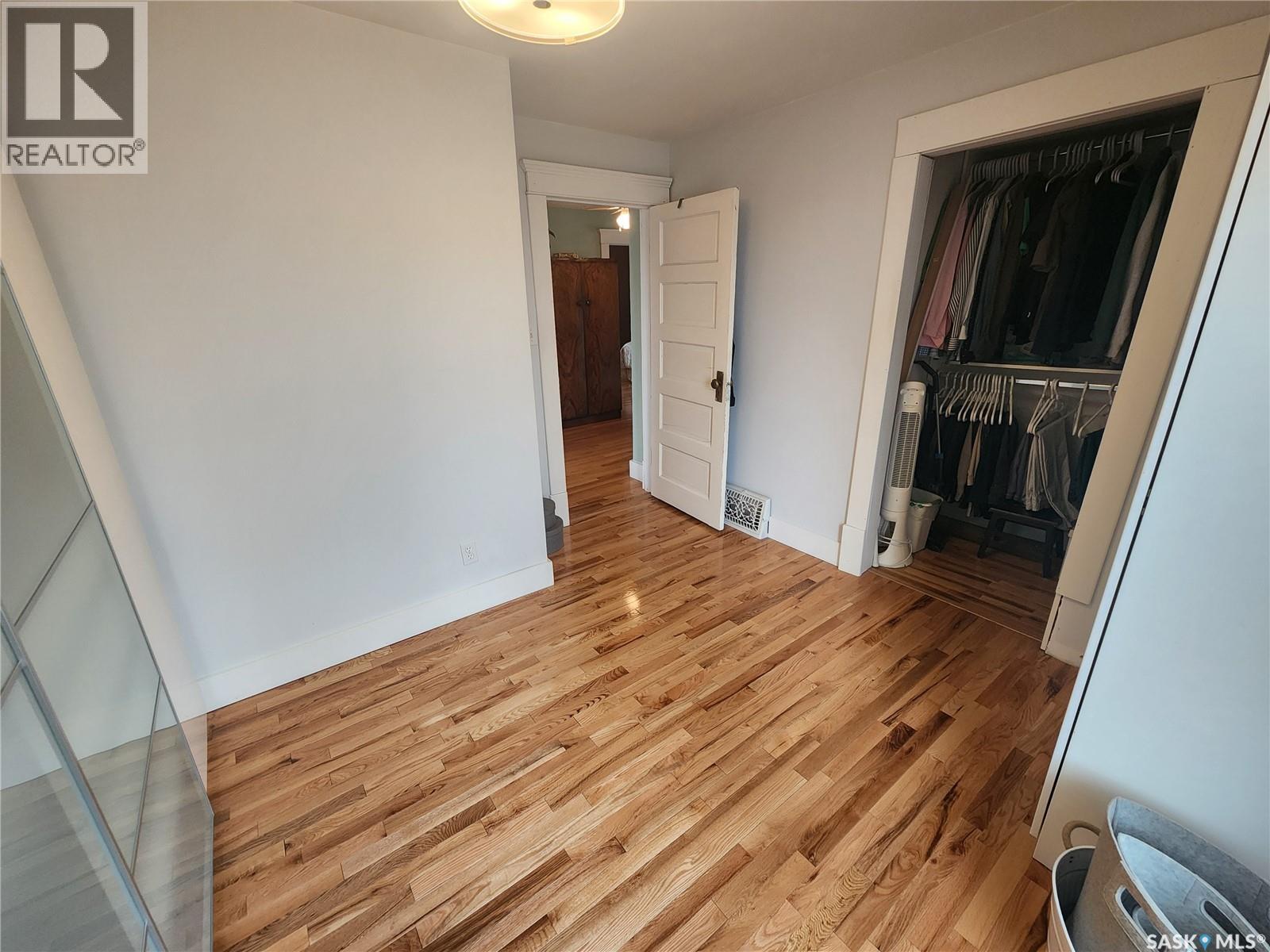 947 Albert STREET — photo 31
