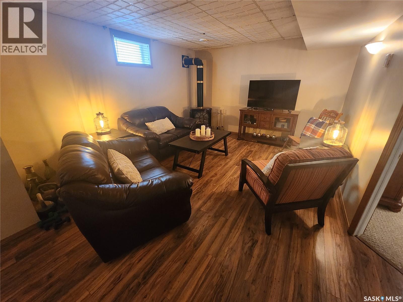 947 Albert STREET — photo 35