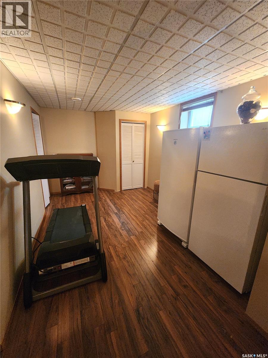 947 Albert STREET — photo 37