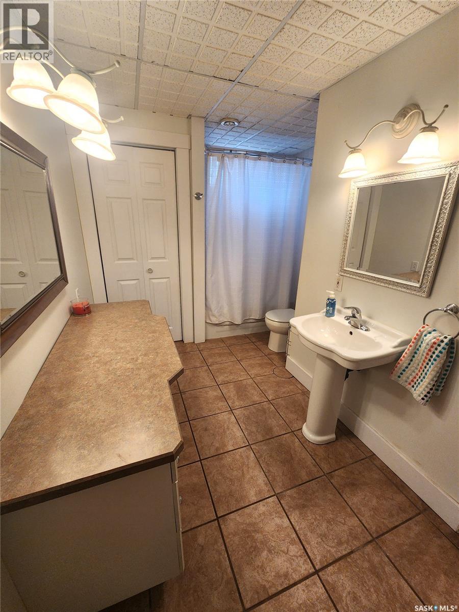 947 Albert STREET — photo 39