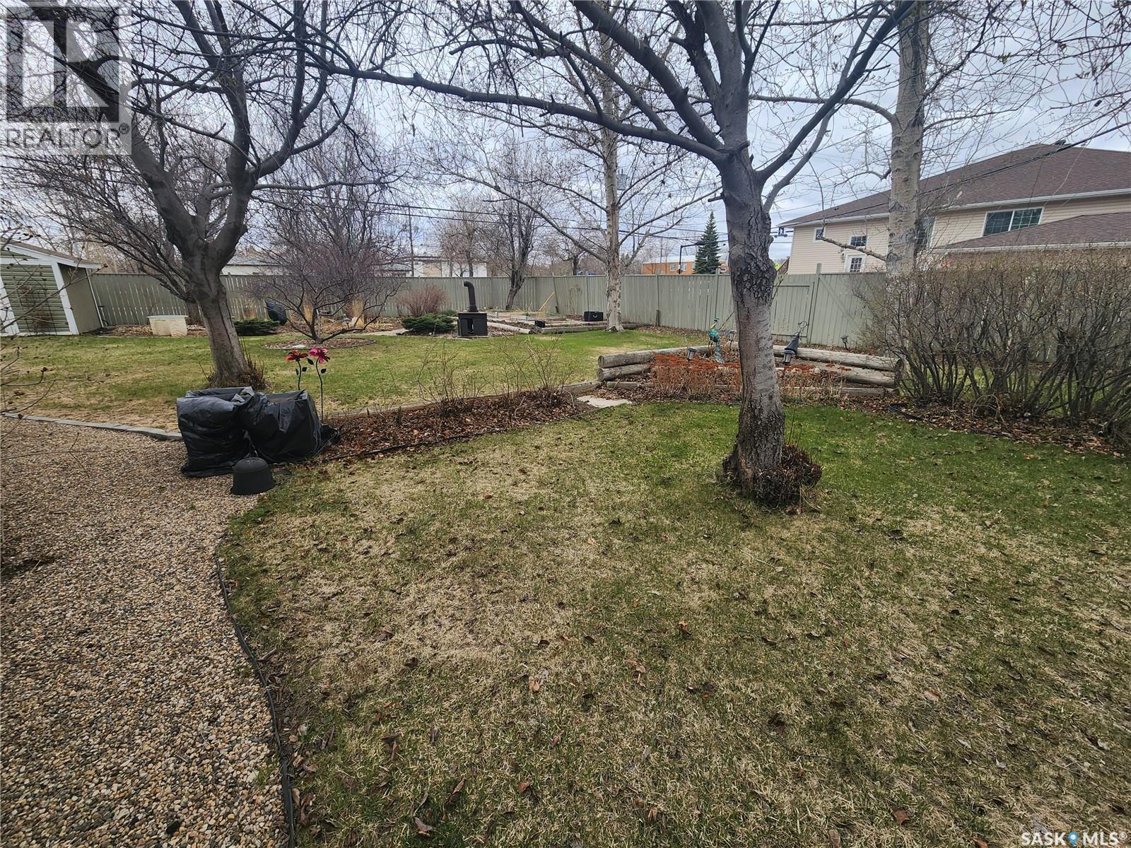 947 Albert STREET — photo 47