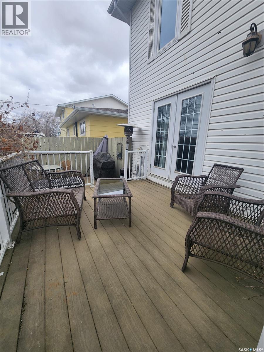 947 Albert STREET — photo 50