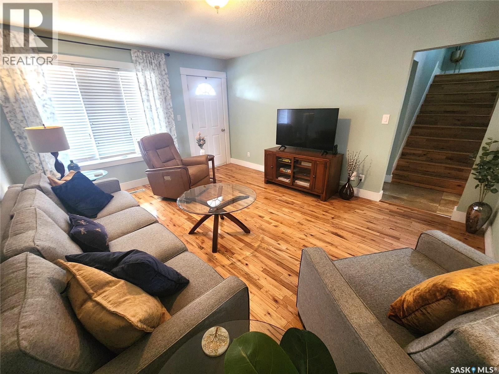947 Albert STREET — photo 9