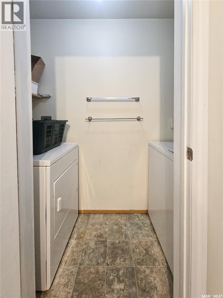 #108 2931 Harding STREET - 4
