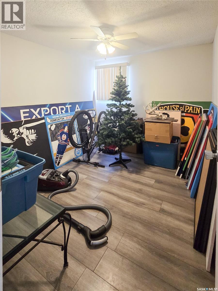 #108 2931 Harding STREET - 5