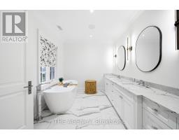 8 Bayview Park Lane, Richmond Hill, ON L4E3G1 Photo 19