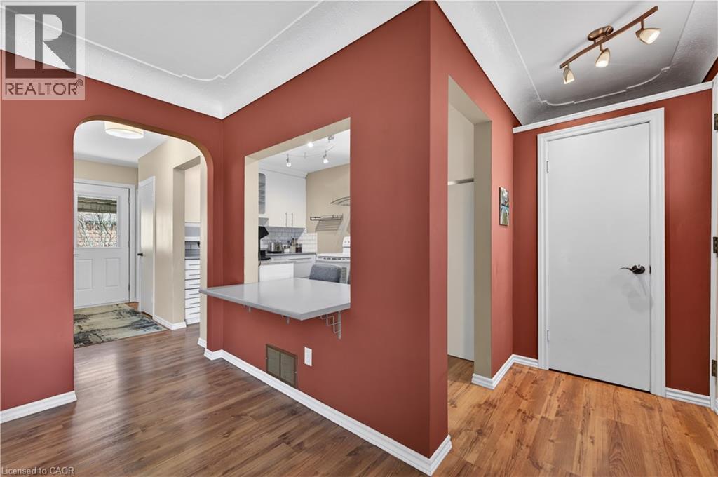 5 JANIS Court, Dundas, Ontario, L9H1S8 — Photo 8