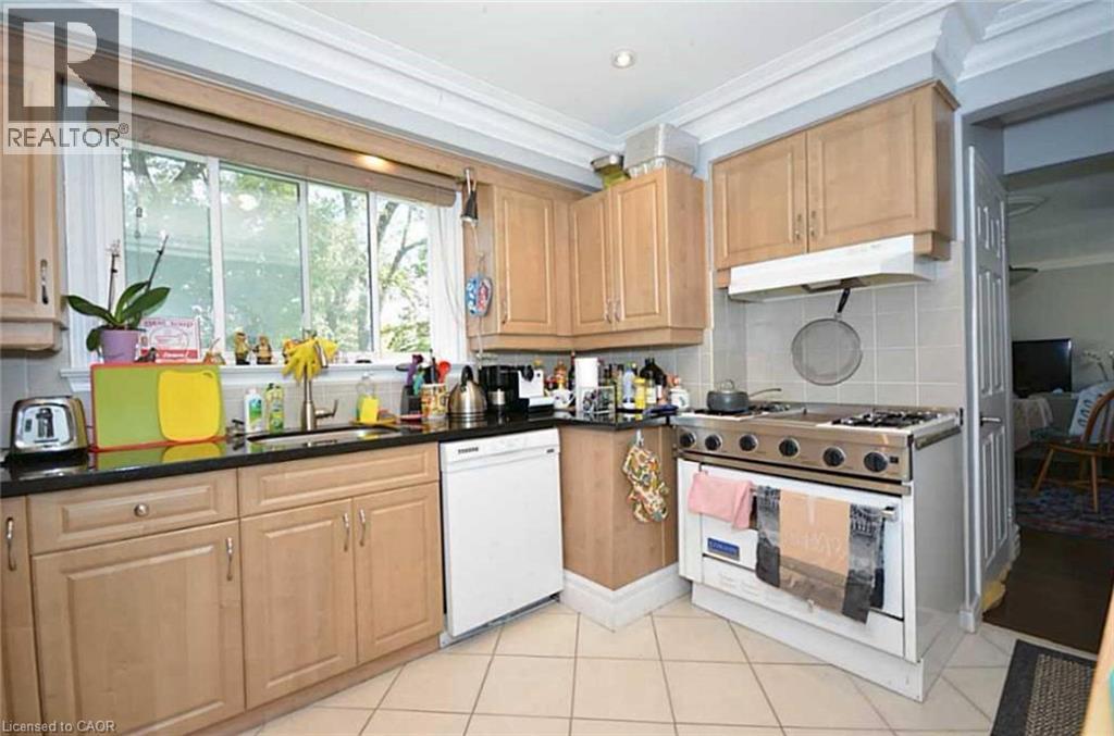 469 SCARSDALE Crescent, Oakville, Ontario, L6L3W7 — Photo 4