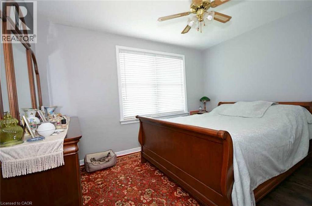 469 SCARSDALE Crescent, Oakville, Ontario, L6L3W7 — Photo 5
