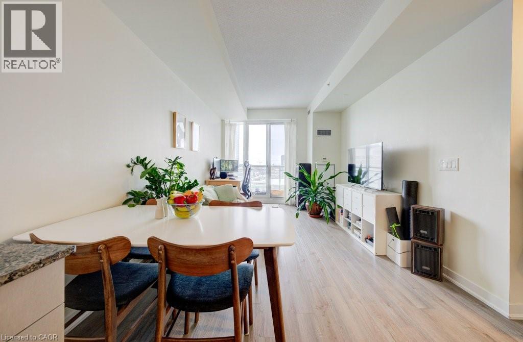 85 DUKE Street W Unit# 1007, Kitchener, Ontario, N2G1A6 — Photo 5