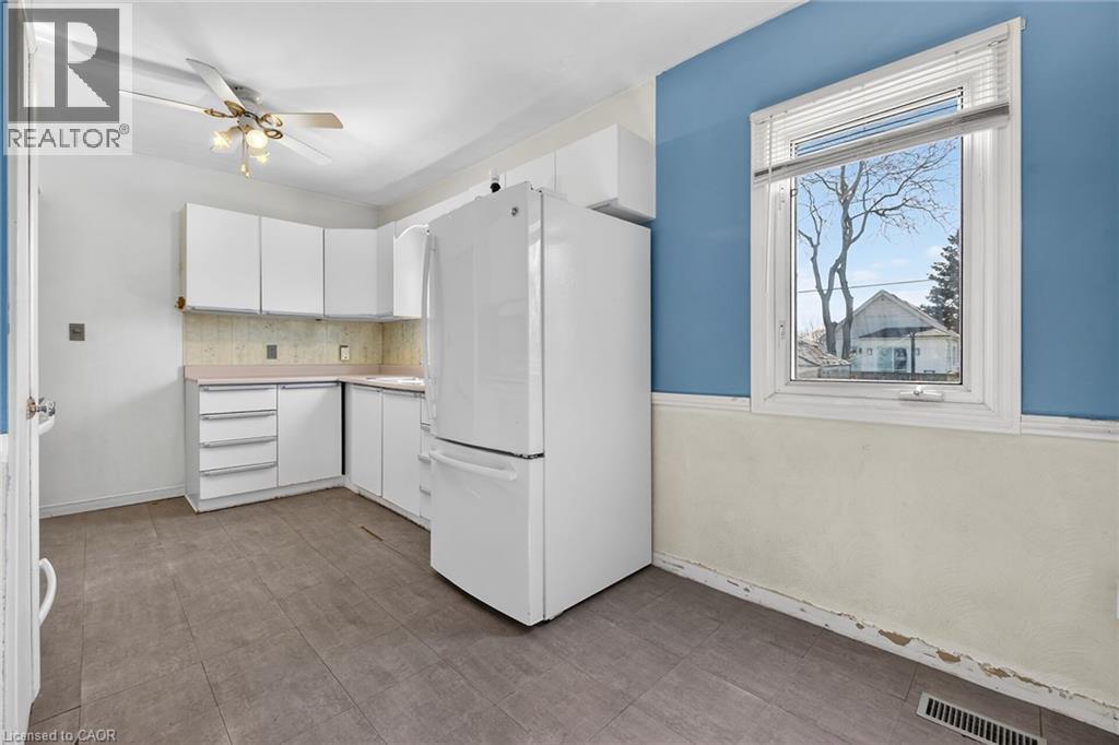 227 WEST 19TH Street, Hamilton, Ontario, L9C4J3 — Photo 3