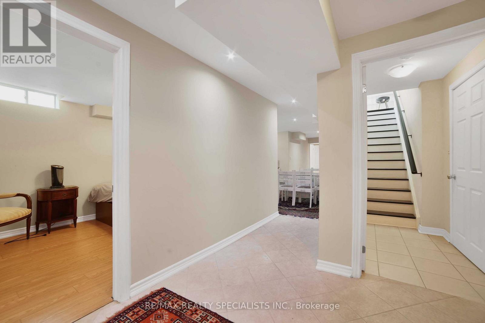 61 RIVERWALK PLACE - 17