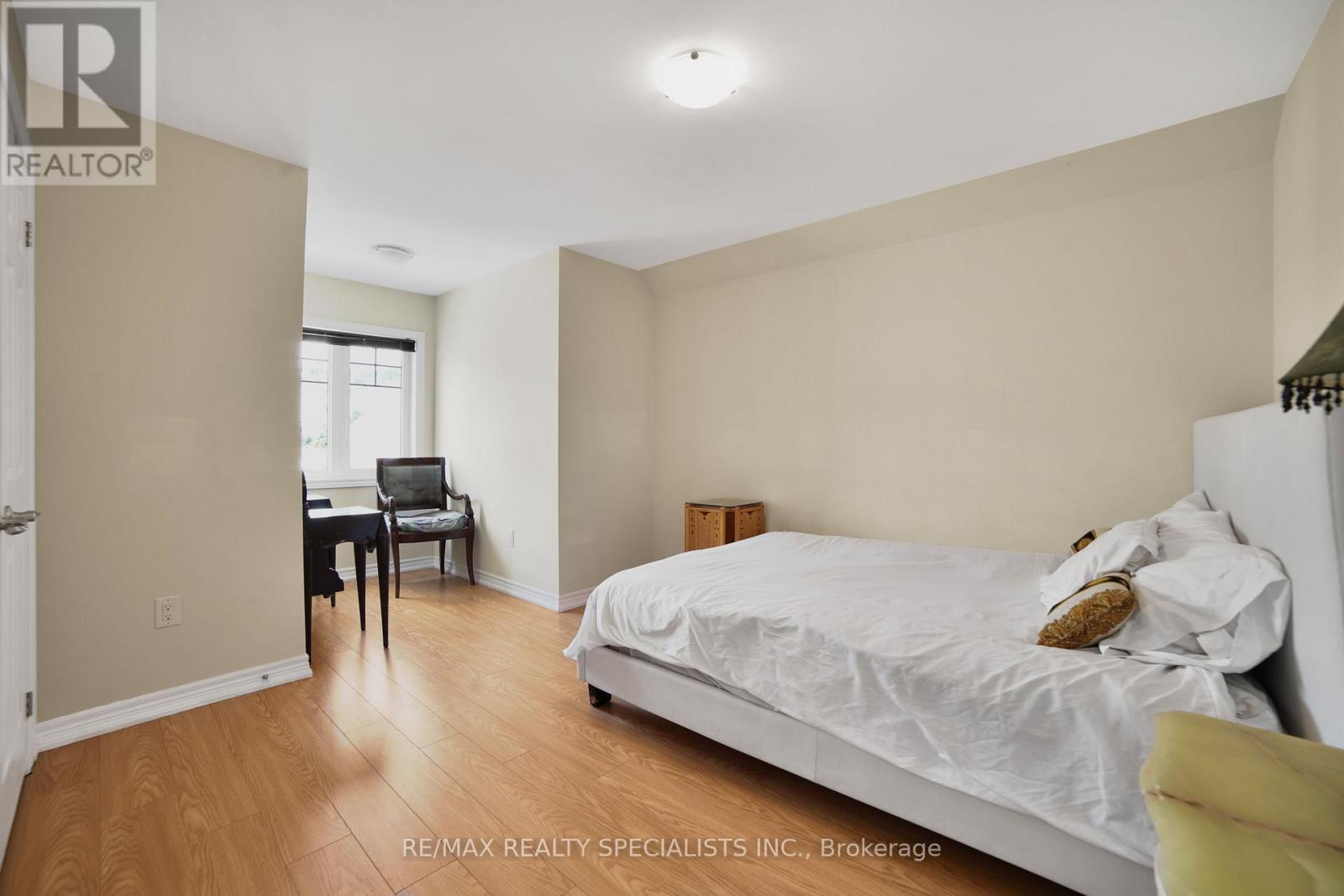 61 RIVERWALK PLACE - 28