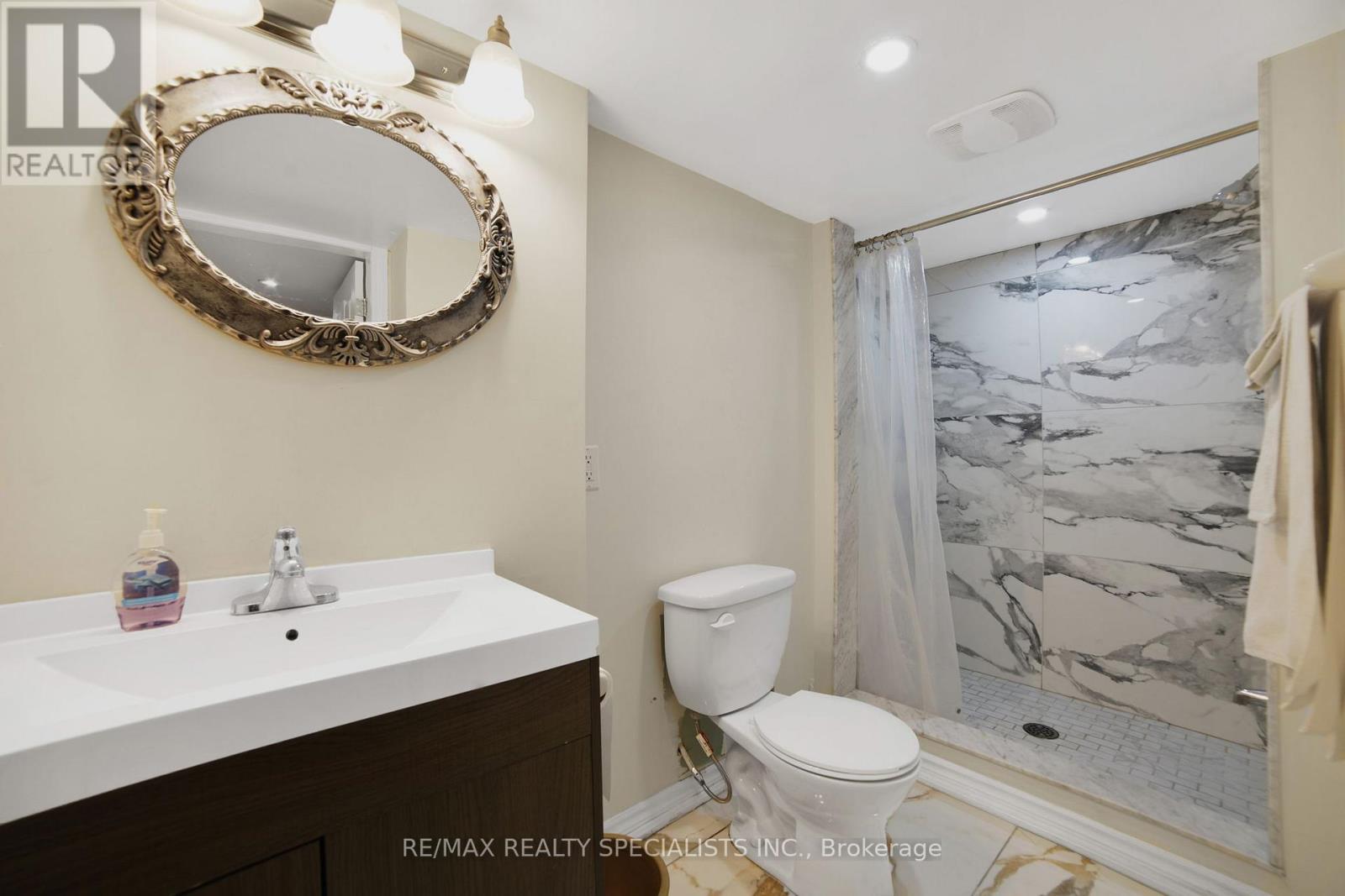 61 RIVERWALK PLACE - 29