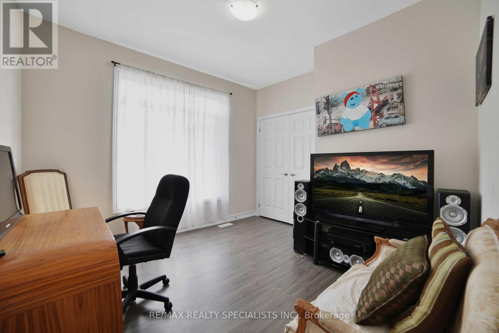 61 RIVERWALK PLACE - 32