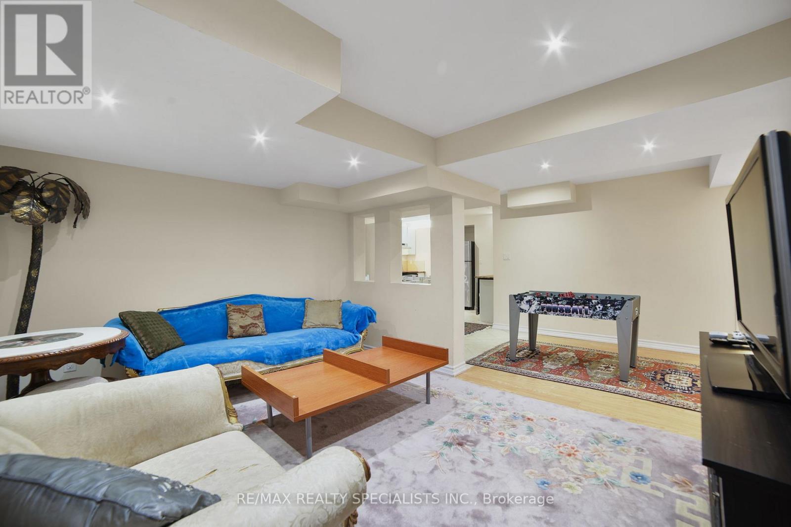 61 RIVERWALK PLACE - 33
