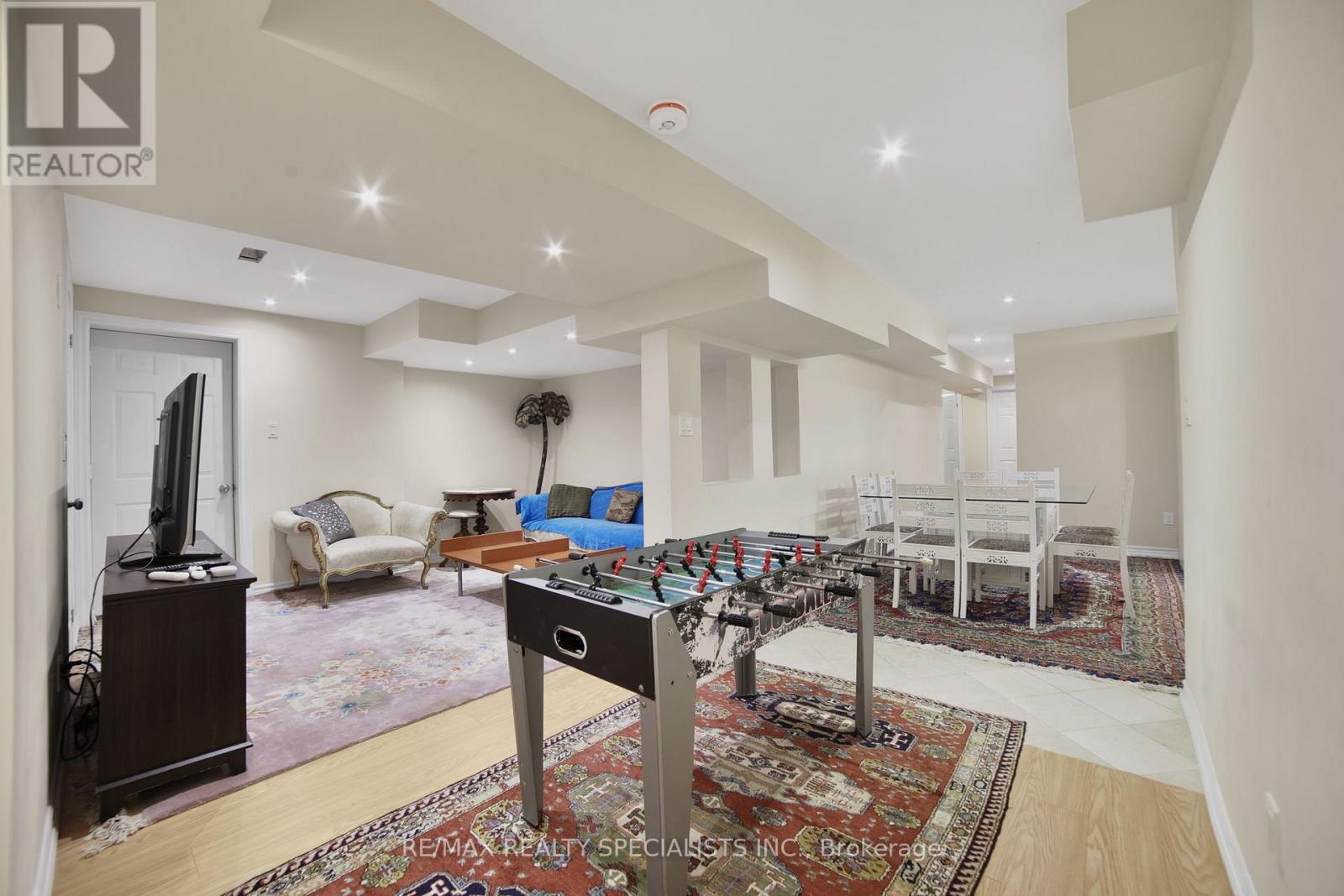 61 RIVERWALK PLACE - 34